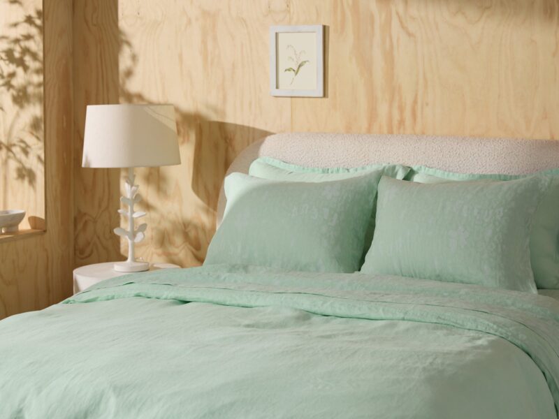 le FLEUR* Camo Linen Pillowcase Set (Jade) - Image 5