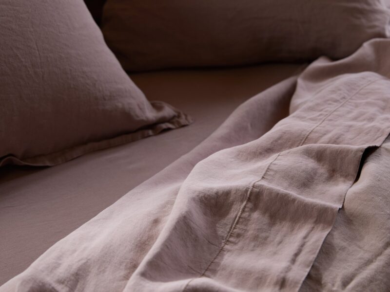 Heirloom TENCEL™ Linen Fitted Sheet (Clover) - Image 3
