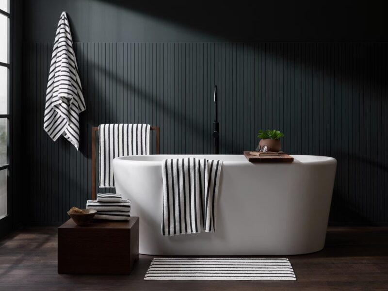 Organic Resort Stripe Tub Mat (Plaster with Soft Black) - Image 3